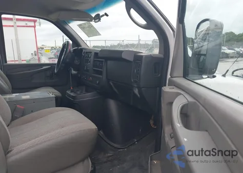 2010 Chevrolet Express 2500 Work Van z USA, uszkodzony, nr VIN 1GCZGFBA2A1112225